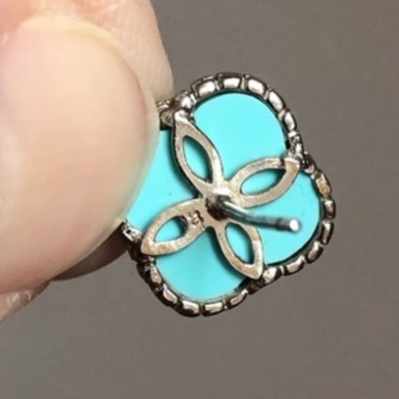 Elegant Sterling Silver Turquoise Clover Earrings - Picture 3 of 4
